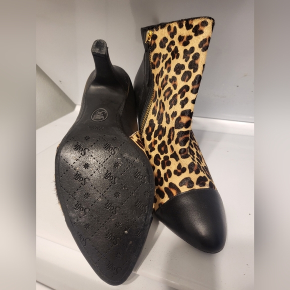 Boots - Picture 3 of 3